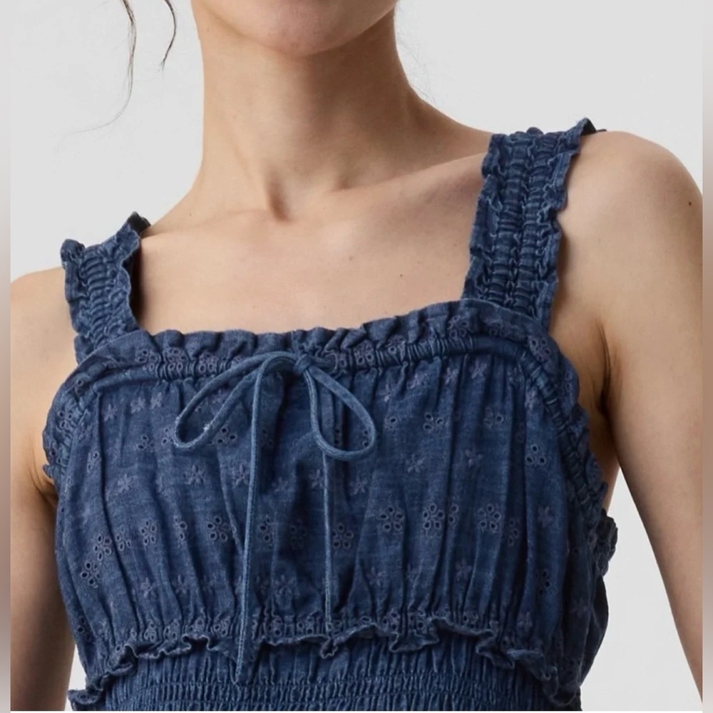Gap x Doen Chambray Denim Eyelet Midi Dress Smocked Tiered Boho - Picture 3 of 9